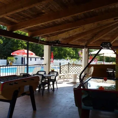 Spacieux Mobil-home 3 Avec Terrasse - Api-1-52-444 *