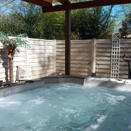Parque de Campismo Spacieux Mobil-home 3 Avec Terrasse - Api-1-52-444 *