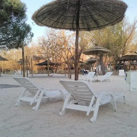 Parque de Campismo Spacieux Mobil-home 3 Avec Terrasse - Api-1-52-444 Massillargues-Attuech